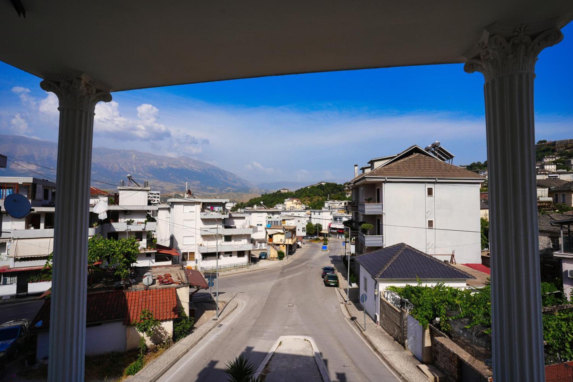 Gjirokastër Boutique Hotel Empire Of Martin מראה חיצוני תמונה