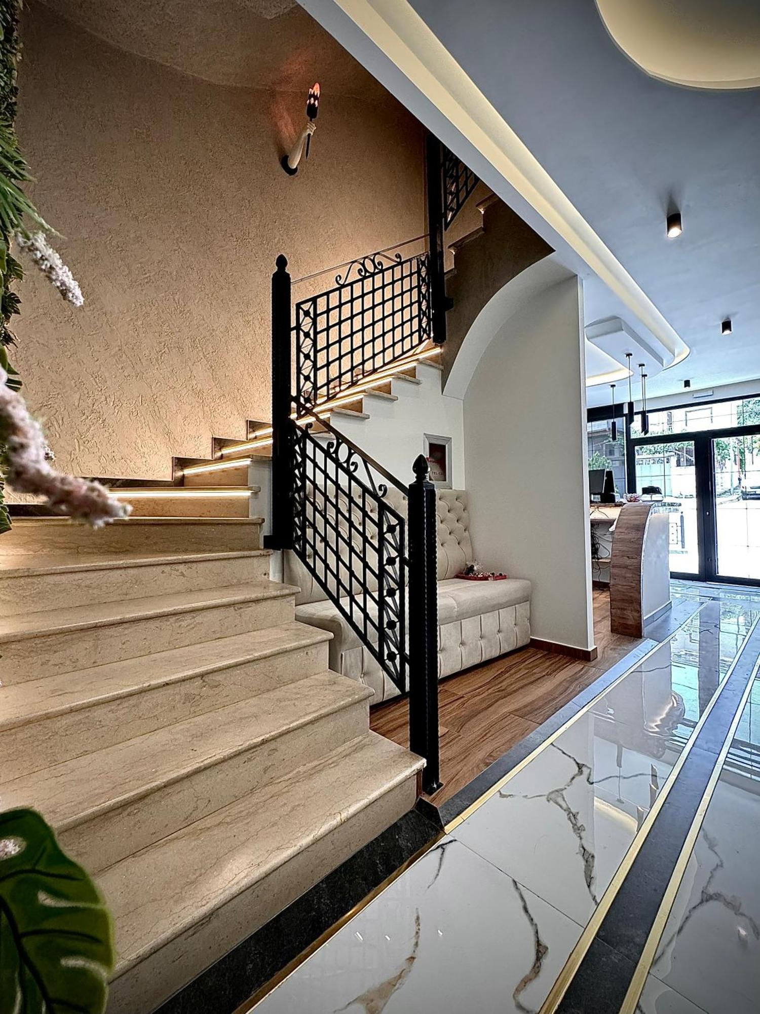 Gjirokastër Boutique Hotel Empire Of Martin מראה חיצוני תמונה